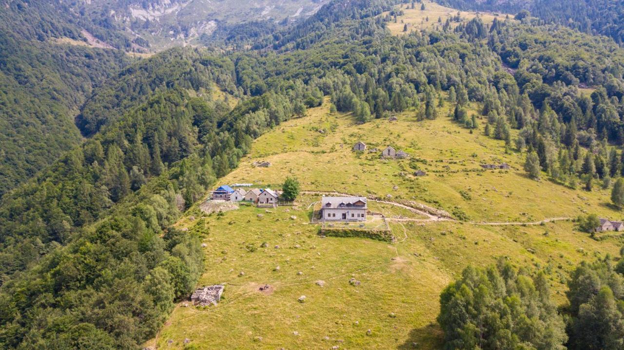 Хостел Rifugio Parpinasca Trontano Экстерьер фото